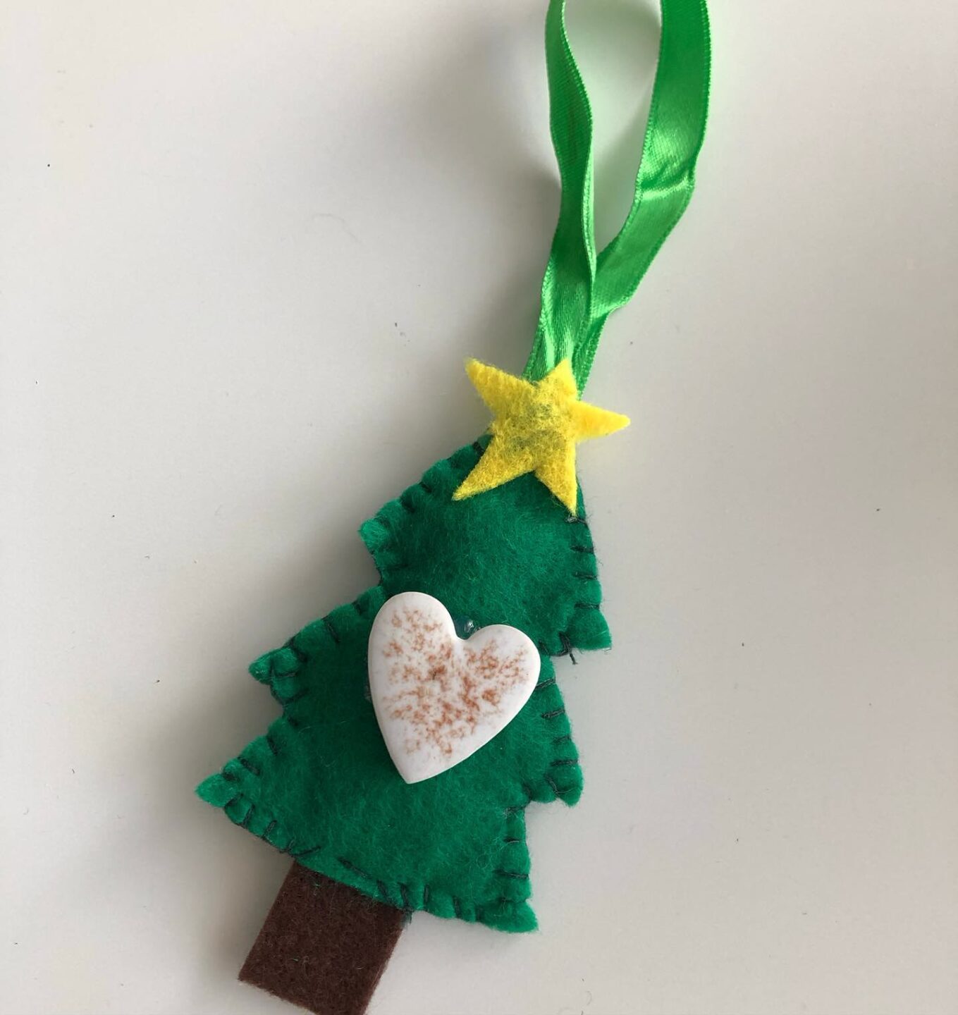 Guarniment de feltre per a l'arbre de Nadal de Babou Handmade